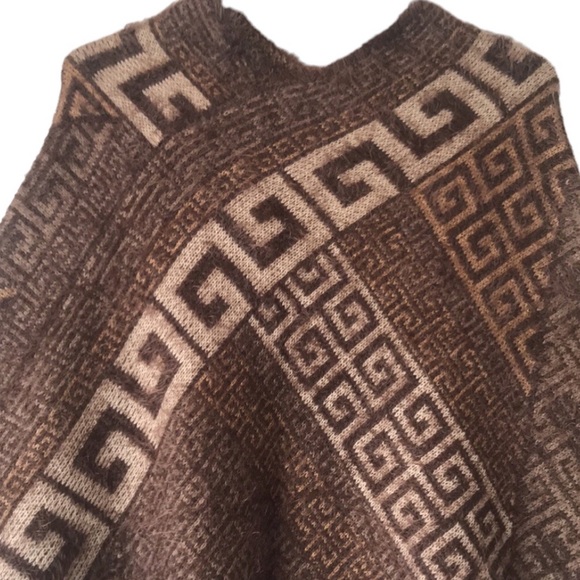 Greek keyhole pattern eyelash yarn poncho - Picture 3 of 4